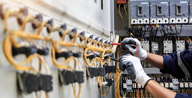 Professional Electrician technician working in Celina, TN